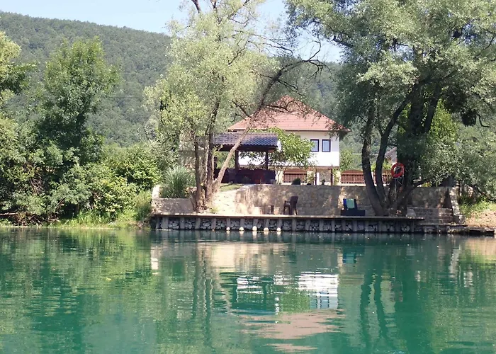Bosanska Kuca Emina